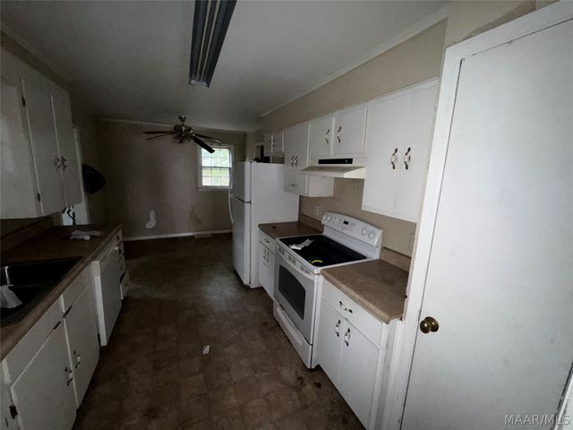 3050 MCQUEEN Street, Montgomery, AL 36107