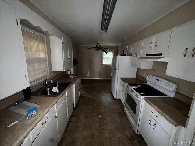 3050 MCQUEEN Street, Montgomery, AL 36107
