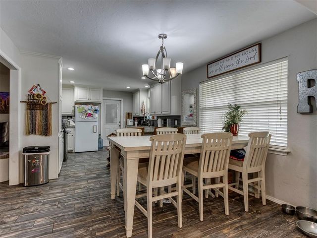 1724 E Mohr Lane, Mustang, OK 73064