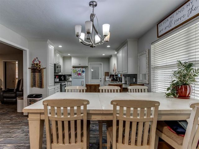 1724 E Mohr Lane, Mustang, OK 73064