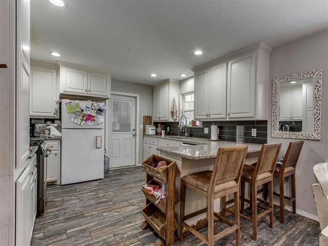 1724 E Mohr Lane, Mustang, OK 73064