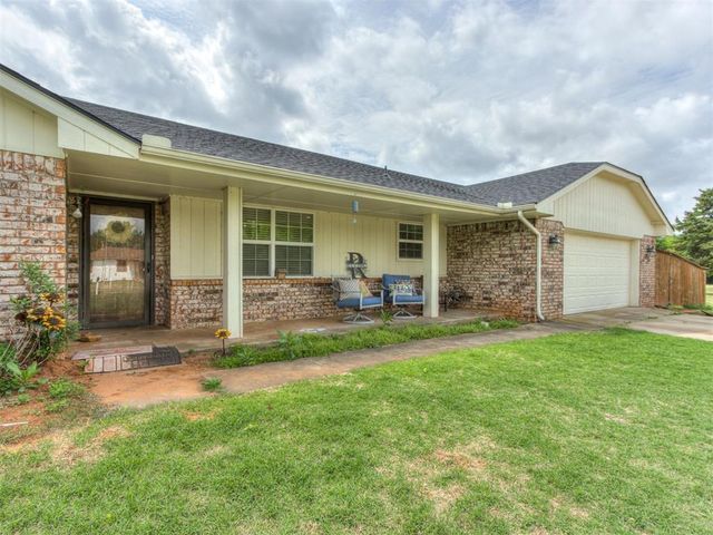 1724 E Mohr Lane, Mustang, OK 73064