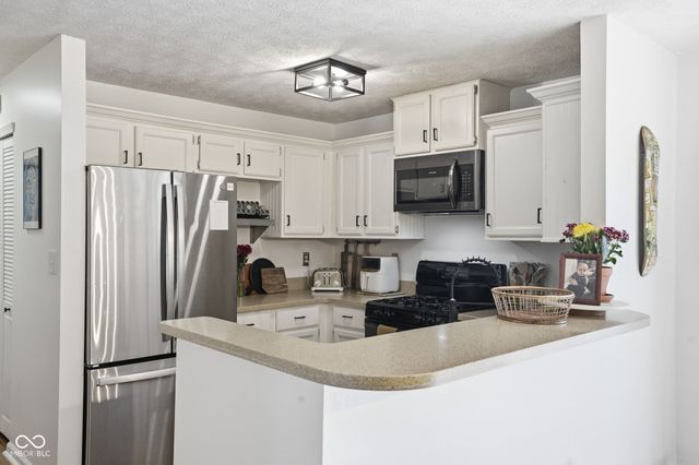 9020 Split Tree Court, Indianapolis, IN 46256