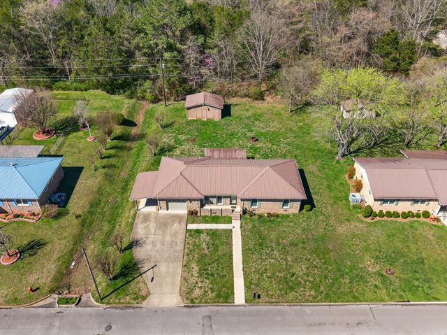 110 Noblett Ave, Fayetteville, TN 37334