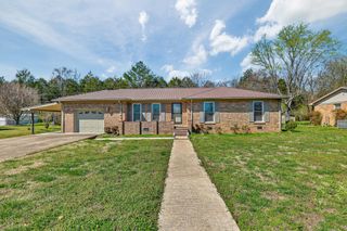 110 Noblett Ave, Fayetteville, TN 37334