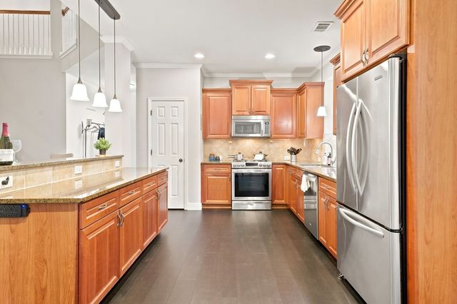 225 Brookview Place, Woodstock, GA 30188