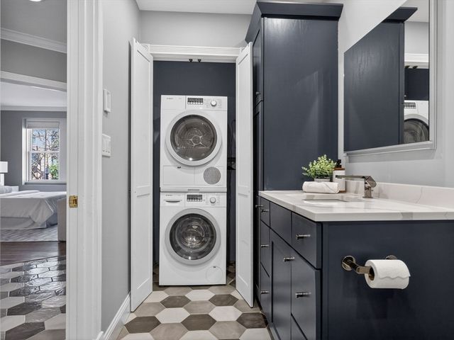 476 Shawmut Ave 3, Boston, MA 02118