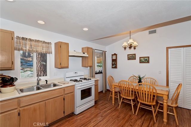 39298 Lark, Big Bear Lake, CA 92315
