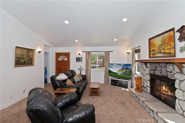 39298 Lark, Big Bear Lake, CA 92315