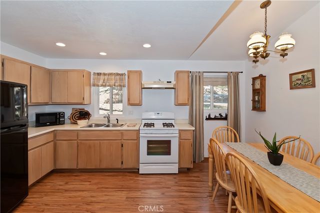 39298 Lark, Big Bear Lake, CA 92315