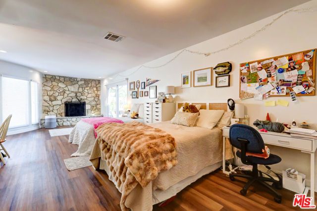 8008 El Manor Avenue, Los Angeles, CA 90045