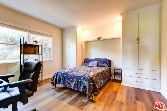 8008 El Manor Avenue, Los Angeles, CA 90045