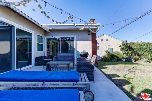 8008 El Manor Avenue, Los Angeles, CA 90045