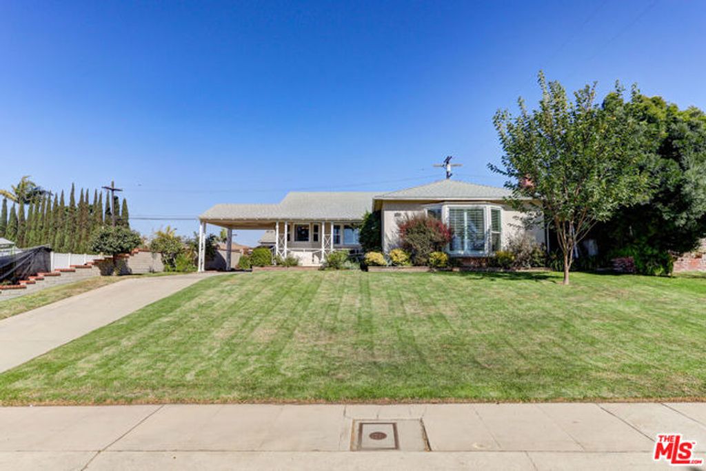 8008 El Manor Avenue, Los Angeles, CA 90045