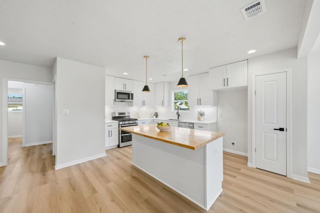 4207 Marlborough Drive, Houston, TX 77092