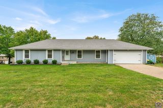 2205 NW Kendall DR, Topeka, KS 66618