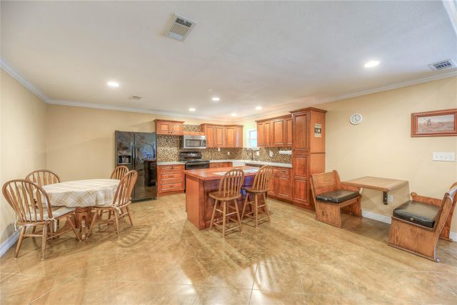 120 Harbor Light Drive, Livingston, TX 77351