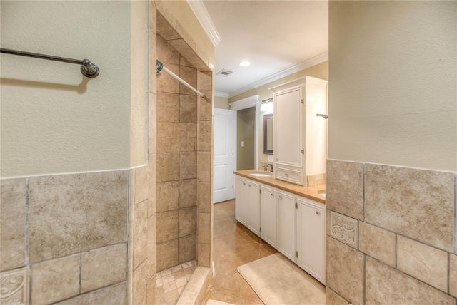 120 Harbor Light Drive, Livingston, TX 77351