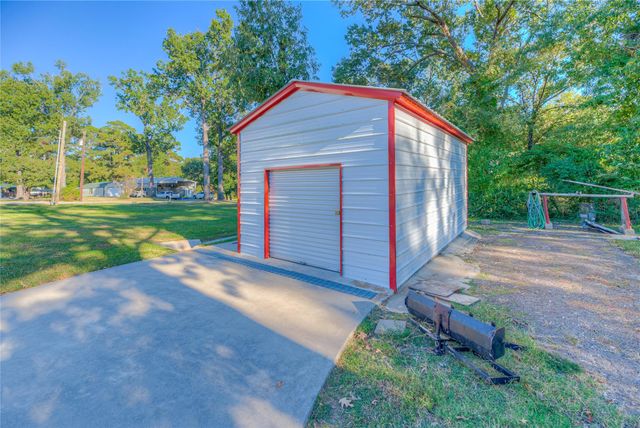 120 Harbor Light Drive, Livingston, TX 77351