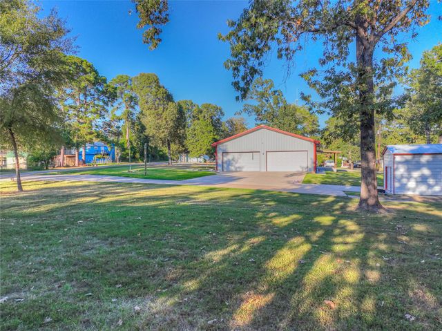 120 Harbor Light Drive, Livingston, TX 77351
