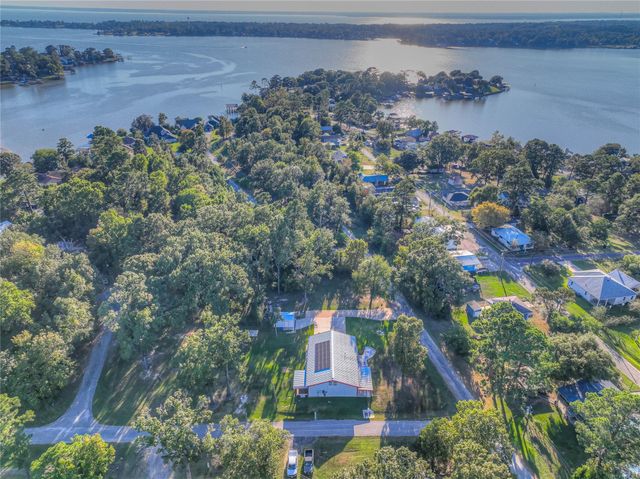 120 Harbor Light Drive, Livingston, TX 77351