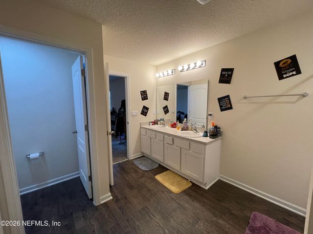 2587 OAK STREAM Drive, Green Cove Springs, FL 32043