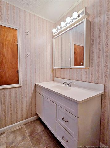 1461 Crawford Wright Road, Raeford, NC 28376