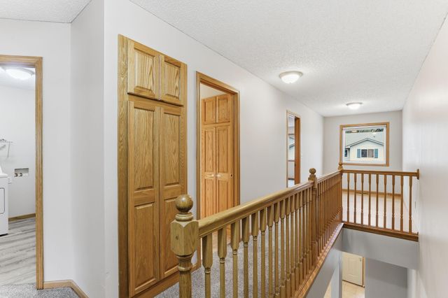 6372 13TH Street N, Oakdale, MN 55128