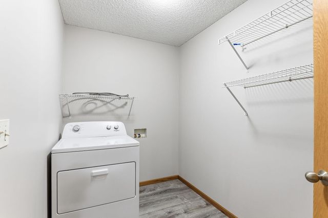 6372 13TH Street N, Oakdale, MN 55128