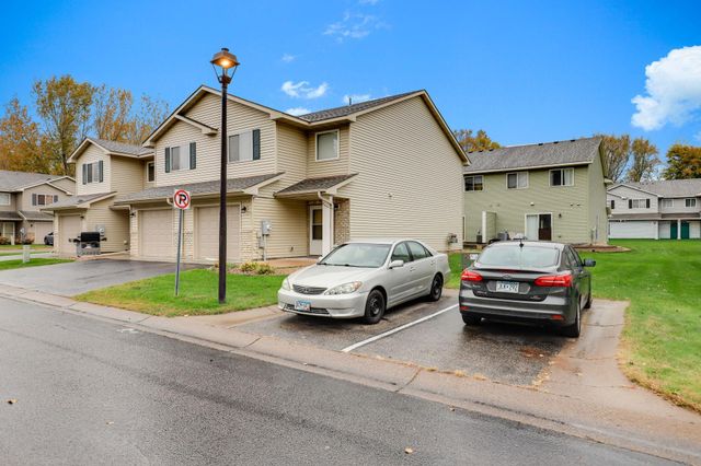 6372 13TH Street N, Oakdale, MN 55128