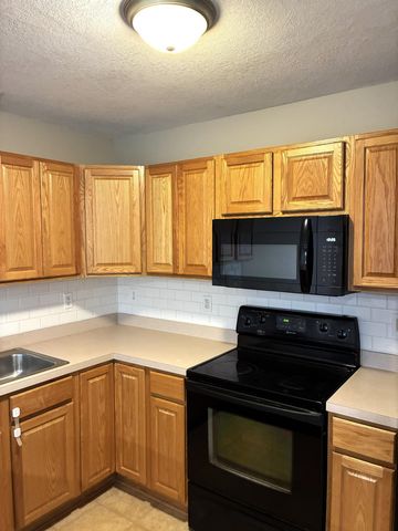 6372 13TH Street N, Oakdale, MN 55128