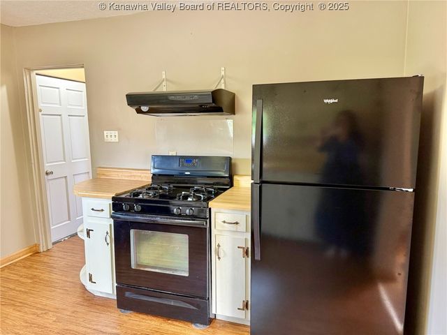 300 Sycamore Street, Ravenswood, WV 26164