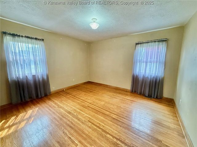 300 Sycamore Street, Ravenswood, WV 26164