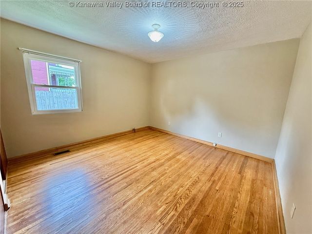 300 Sycamore Street, Ravenswood, WV 26164