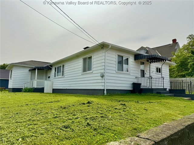 300 Sycamore Street, Ravenswood, WV 26164