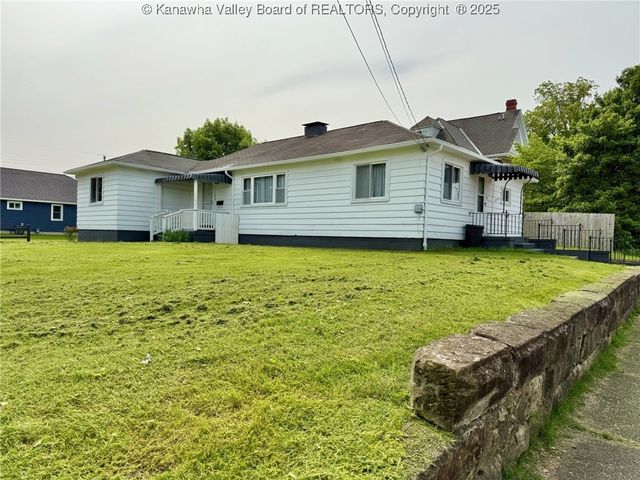 300 Sycamore Street, Ravenswood, WV 26164