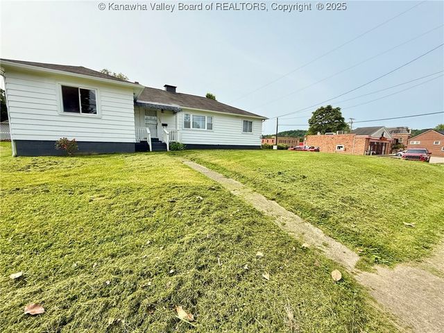 300 Sycamore Street, Ravenswood, WV 26164