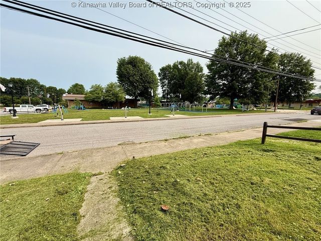 300 Sycamore Street, Ravenswood, WV 26164