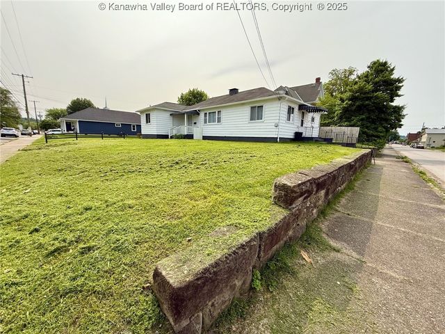 300 Sycamore Street, Ravenswood, WV 26164