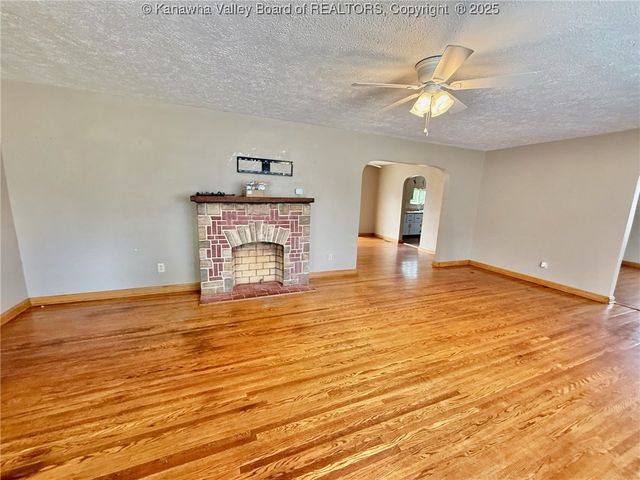 300 Sycamore Street, Ravenswood, WV 26164