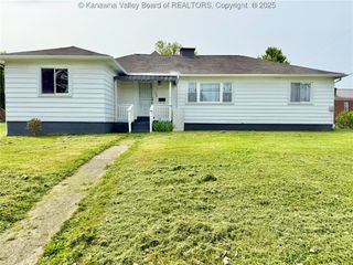 300 Sycamore Street, Ravenswood, WV 26164