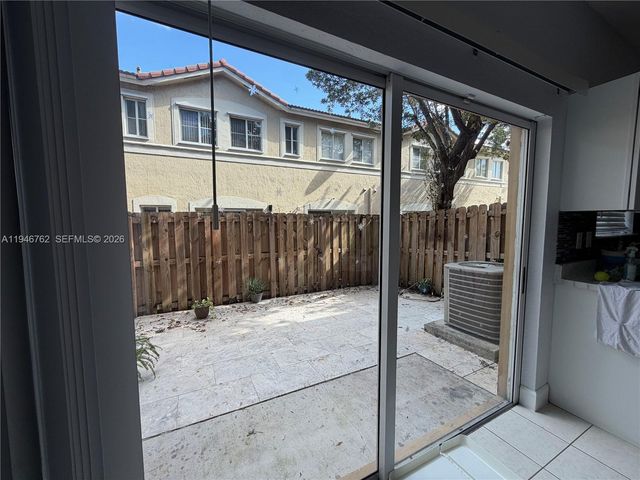 8245 NW 108th Ave 5-15, Doral, FL 33178