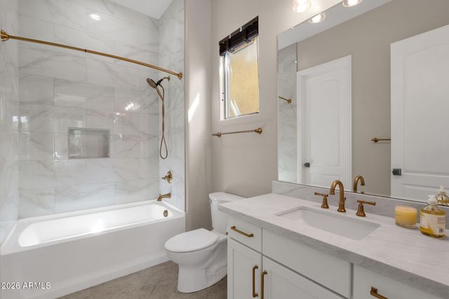 3807 E QUAIL Avenue, Phoenix, AZ 85050