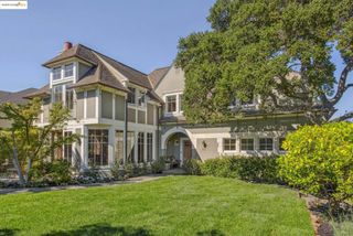 73 Fairview Ave, Piedmont, CA 94610