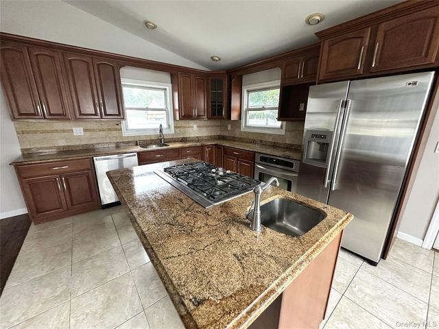 64 E Fenimore Street, Valley Stream, NY 11580