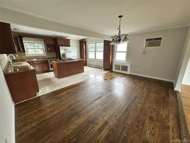 64 E Fenimore Street, Valley Stream, NY 11580