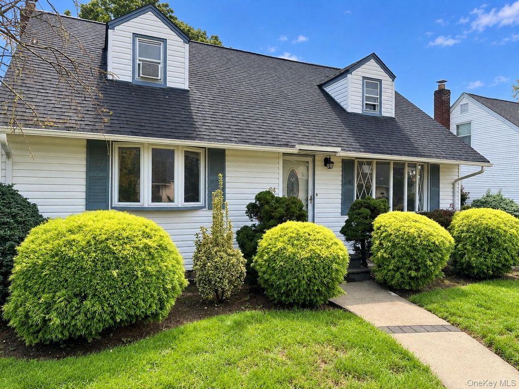 64 E Fenimore Street, Valley Stream, NY 11580 — photo 2