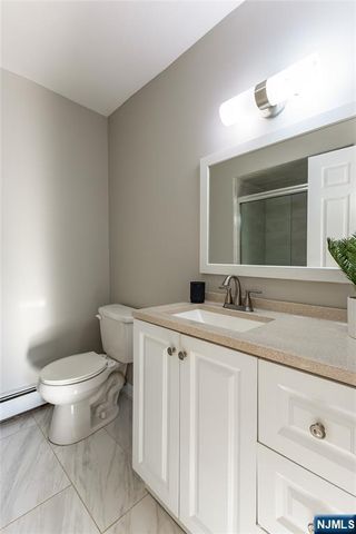 22 Flynn Place, Wayne, NJ 07470