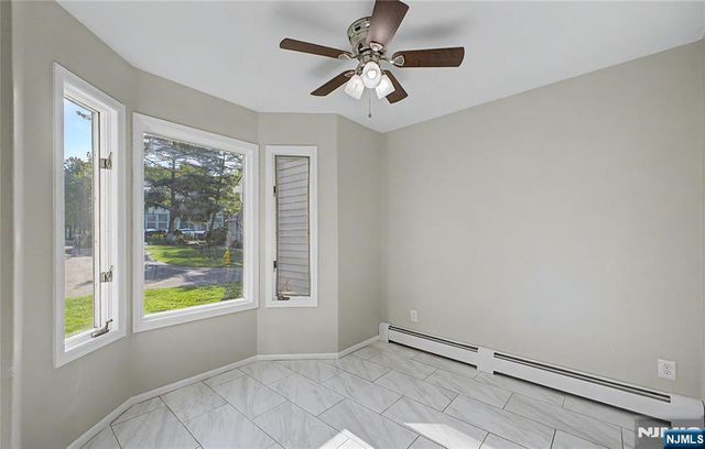 22 Flynn Place, Wayne, NJ 07470