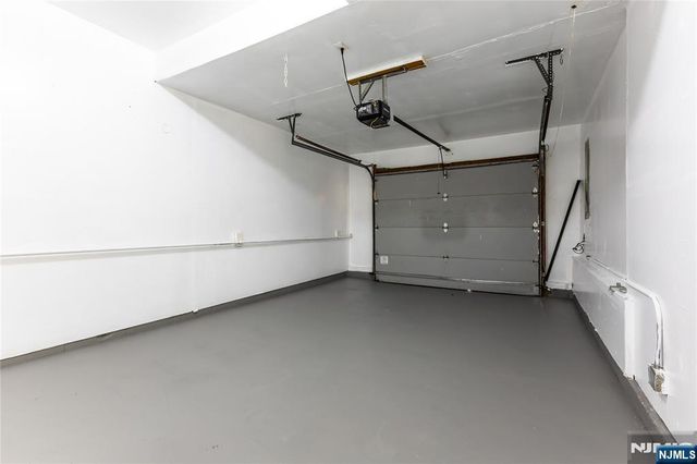 22 Flynn Place, Wayne, NJ 07470